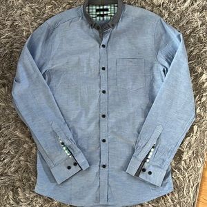 RW & Co mens dress shirt. Slim fit .